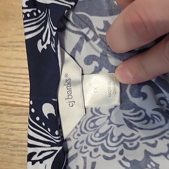 Cj Banks Black And White Printed Top Size 1X - Picture 4 of 5